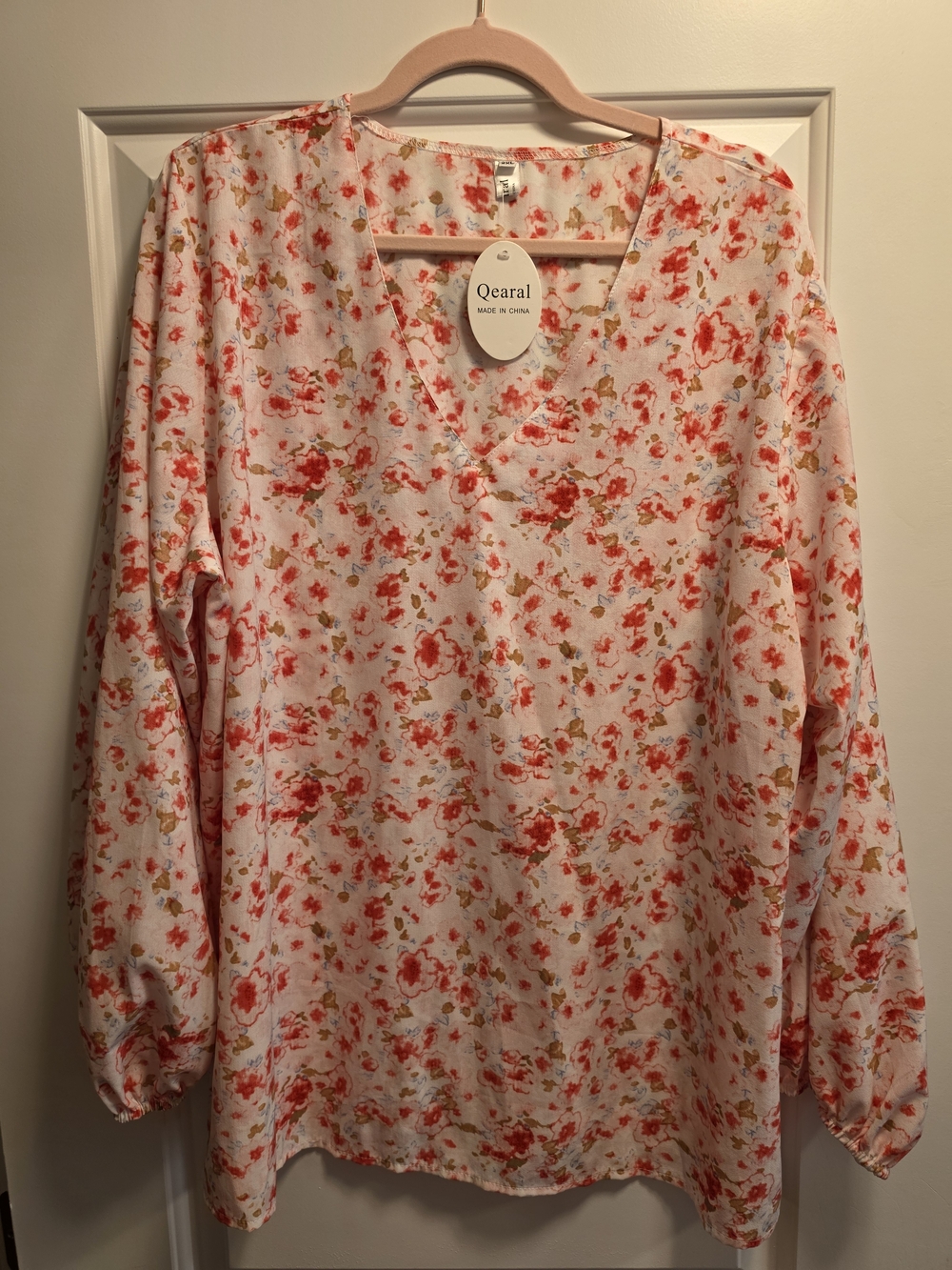 NWT Qearal Pink Floral V-Neck Blouse
